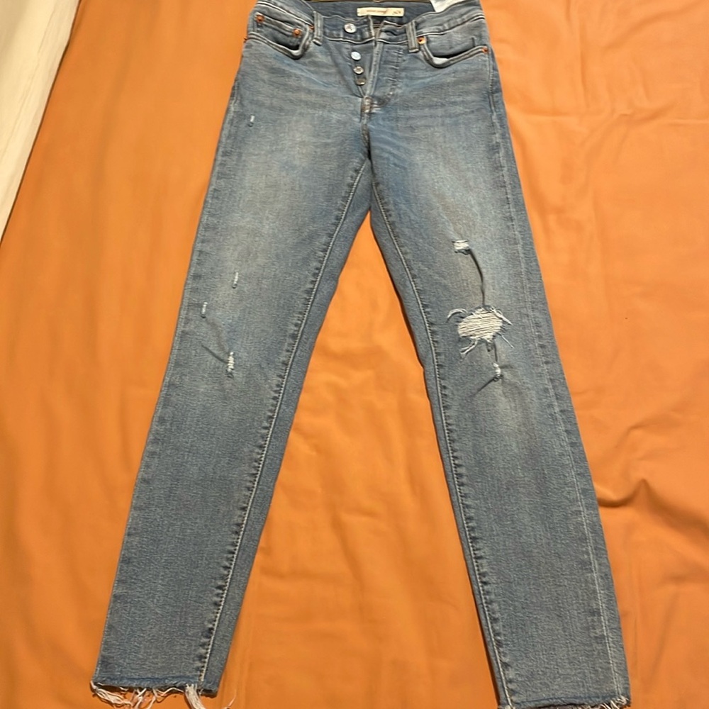 Levi’s women’s skinny jeans 24